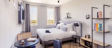 1 bedroom, desk, laptop workspace, free WiFi