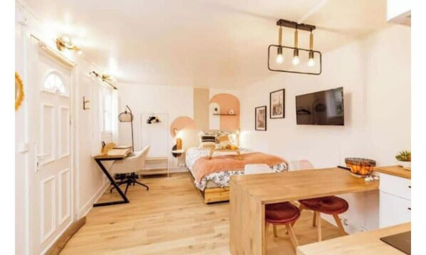 Desk, iron/ironing board, free WiFi, bed sheets