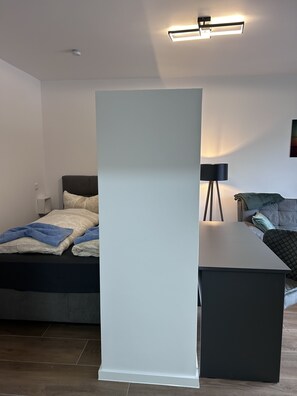 1 chambre, bureau, accès au Wi-Fi (inclus), literie fournie