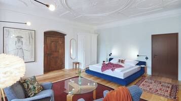 Habitación doble de diseñador, 1 cama King size, para no fumadores, tina | 1 habitación, ropa de cama de alta calidad y decoración personalizada