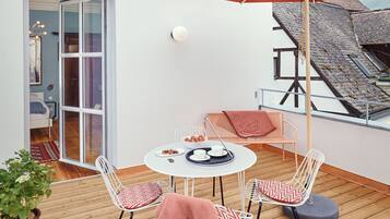Design Double Room, 1 King Bed, Non Smoking, Allergy Friendly | Terrace/patio