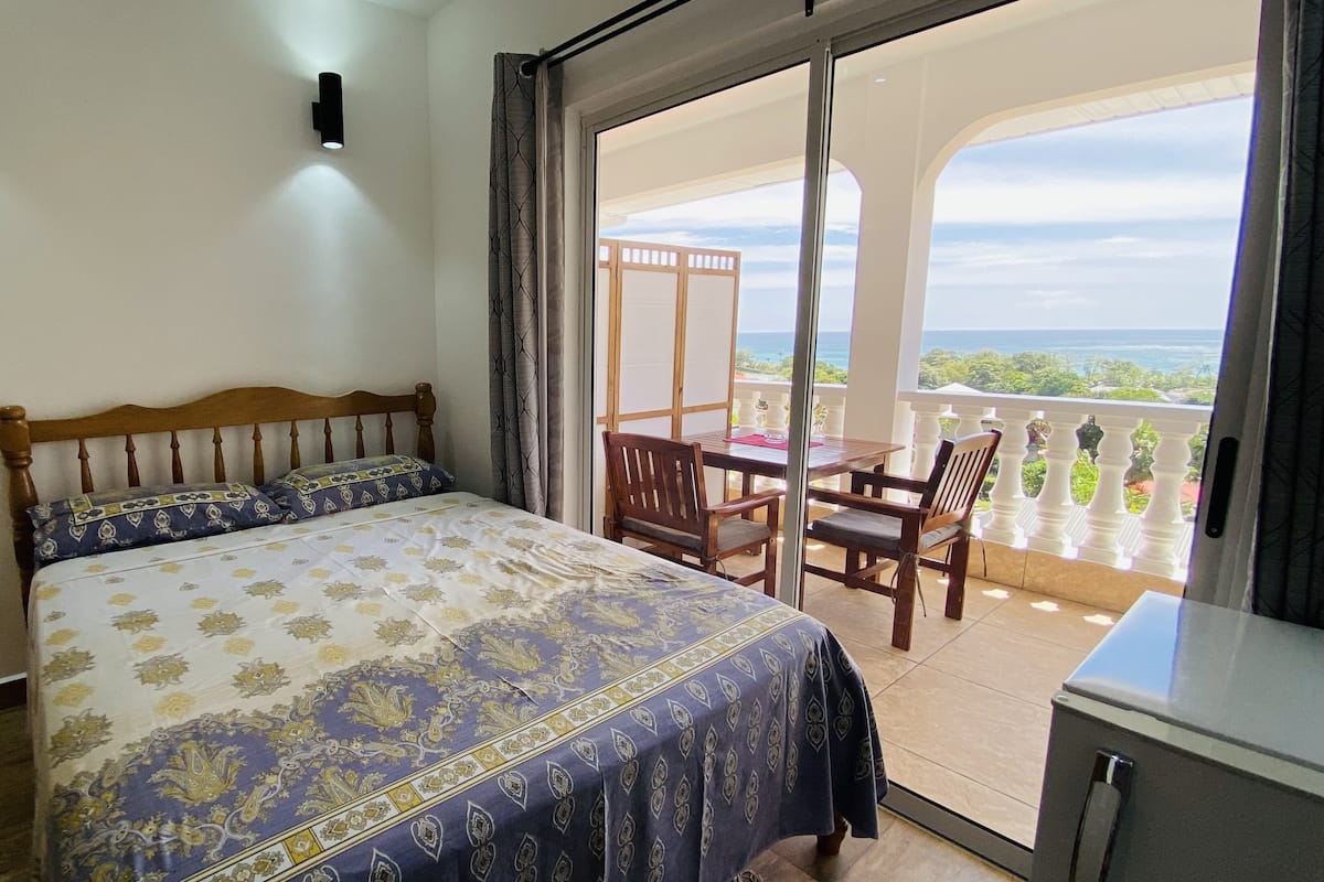 Habitación básica doble | Vista a la playa o el mar