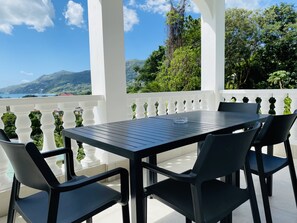Terrace/patio - Oceanic View Apartments (Mahé Island)