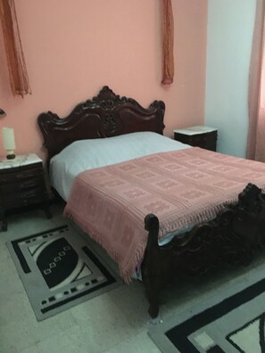 2 soverom, strykejern/-brett, wi-fi og sengetøy