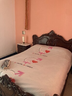 2 bedrooms, iron/ironing board, WiFi, bed sheets - Beautiful Apartment in Ariana, 5 minutes to Africa Mall  (Ariana)