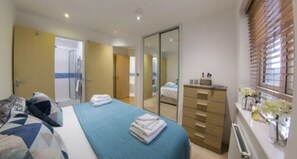 2 bedrooms, iron/ironing board, free WiFi, bed sheets