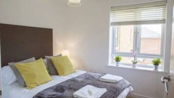 2 bedrooms, iron/ironing board, free WiFi, bed sheets