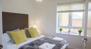 2 bedrooms, iron/ironing board, free WiFi, bed sheets