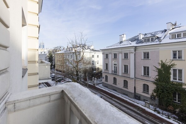 Apartment, 1 Schlafzimmer, Balkon | Blick auf die Straße