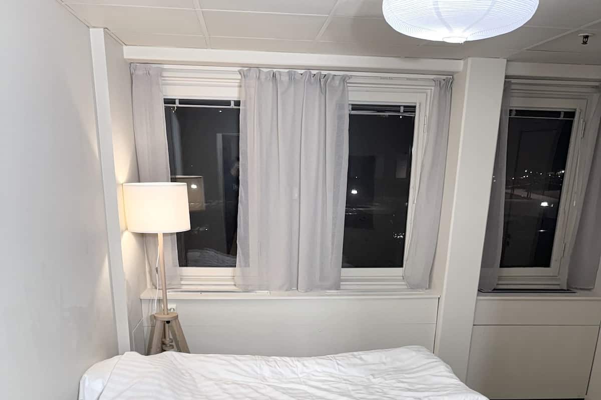 Private Twin Bed Room