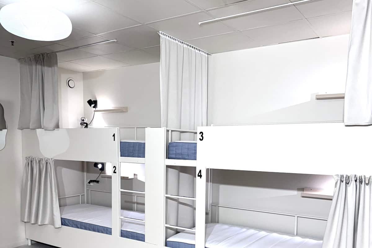 Free WiFi, bed sheets