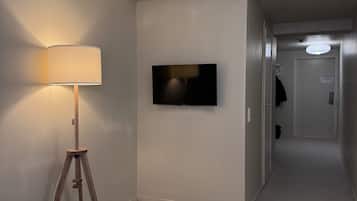 Private Twin Bed Room with a Sofa Bed | Free WiFi, bed sheets