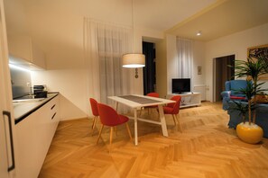 Dining - If you are looking for old town flair and beautiful walks (Meran)
