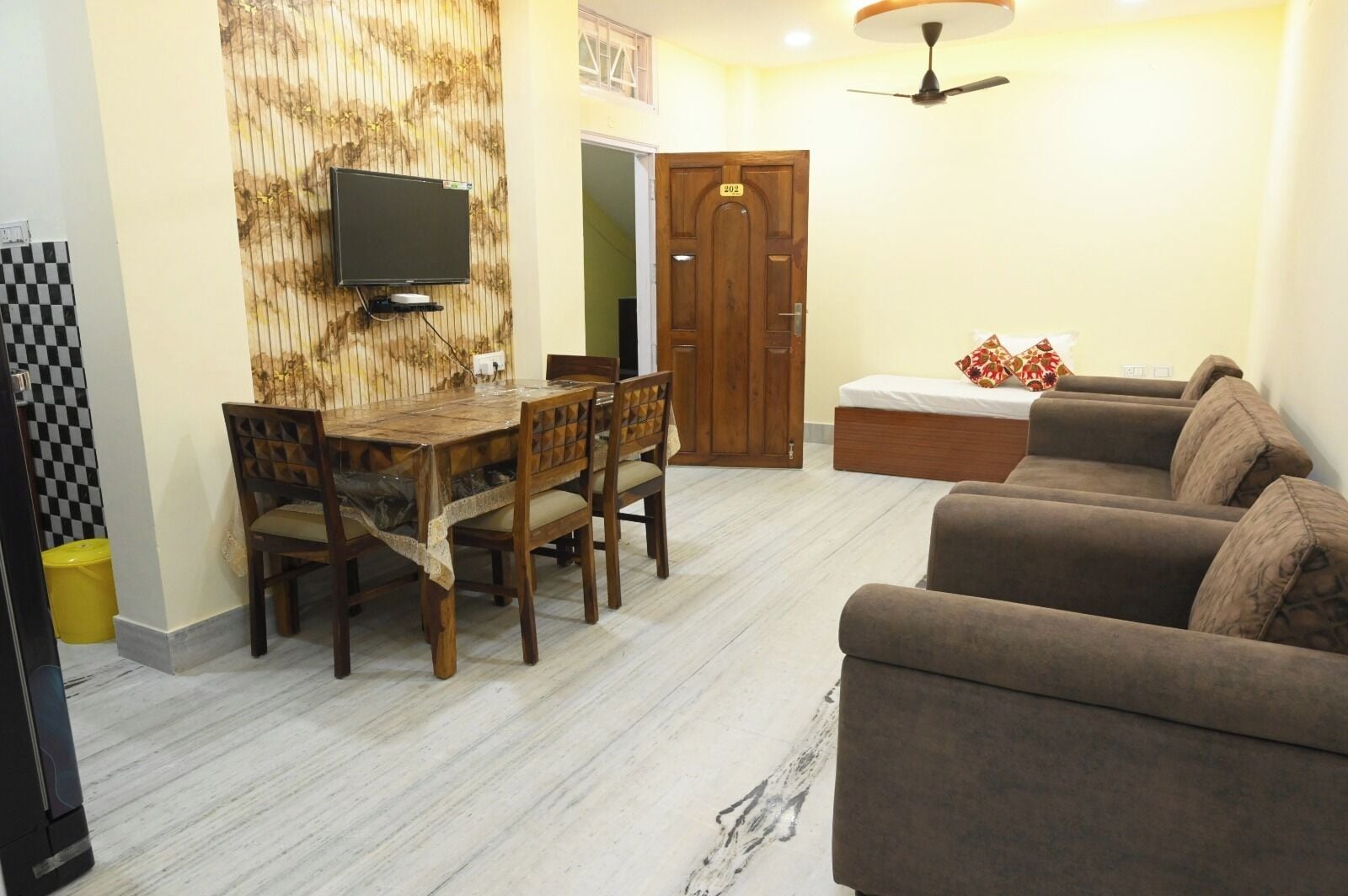 Studio Suite Cao cấp | Khu phòng khách
