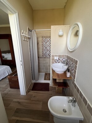 Room | Bathroom - Podere Orzale Agri b&b (Casciana Terme Lari)