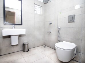Bathroom - Sanctum Suites Richmond Road Bangalore (Bengaluru)