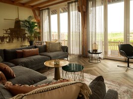 7- 16P holiday villa | Living area