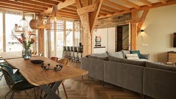4-10P holiday villa with outdoor kitchen | Ruang tamu