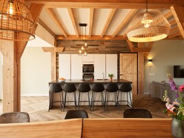 7- 16P holiday villa | 起居区