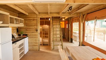 8 persons glamping tent | Living area