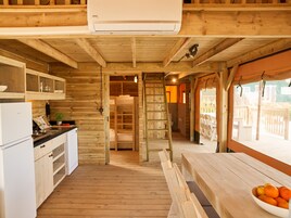 8 persons glamping tent | Living area