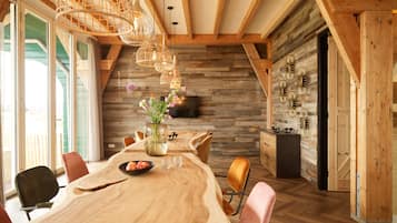 7- 16P holiday villa | Living area