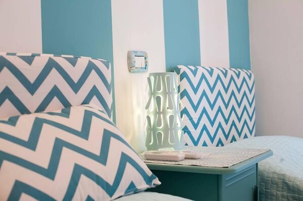 Kamer, 1 twee- of 2 eenpersoonsbedden | Geluiddichte muren, gratis wifi