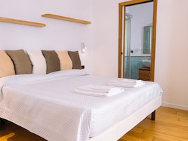 Casa adosada clásica | Minibar, escritorio, espacio para trabajar con un portátil