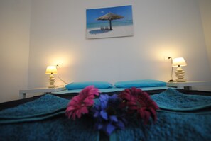 2 chambres, fer et planche à repasser, Wi-Fi, draps fournis