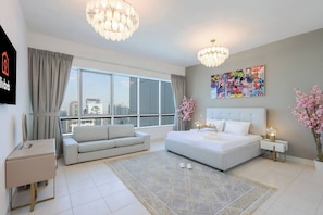 5 bedrooms, in-room safe, iron/ironing board, WiFi