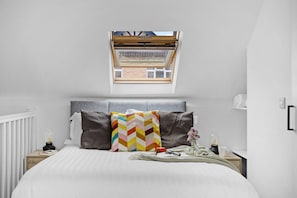 3 Schlafzimmer, Schreibtisch, Bügeleisen/Bügelbrett, WLAN