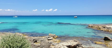 靠近海滩