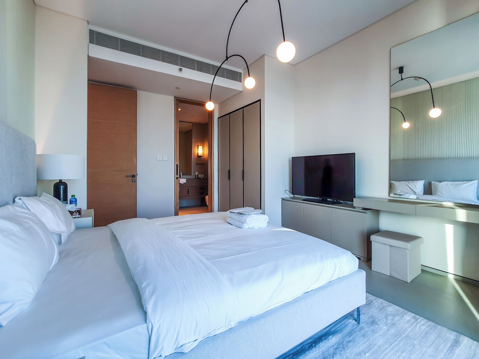 1 habitación, tabla de planchar con plancha, wifi gratis y ropa de cama 