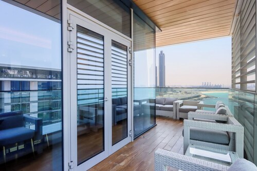 Elegant Bluewaters 3BR+maid's w Sea View