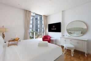 4 bedrooms, iron/ironing board, free WiFi, bed sheets