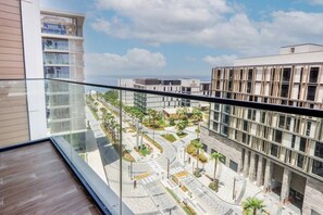 Unclassified image, 5 of 31, button - Prime 3BR + 1 Suite with Full Ain Dubai View in Bluewaters (Dubai)