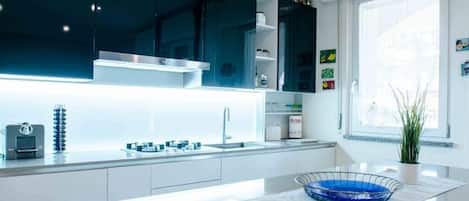 Lave-vaisselle, cafetière/bouilloire