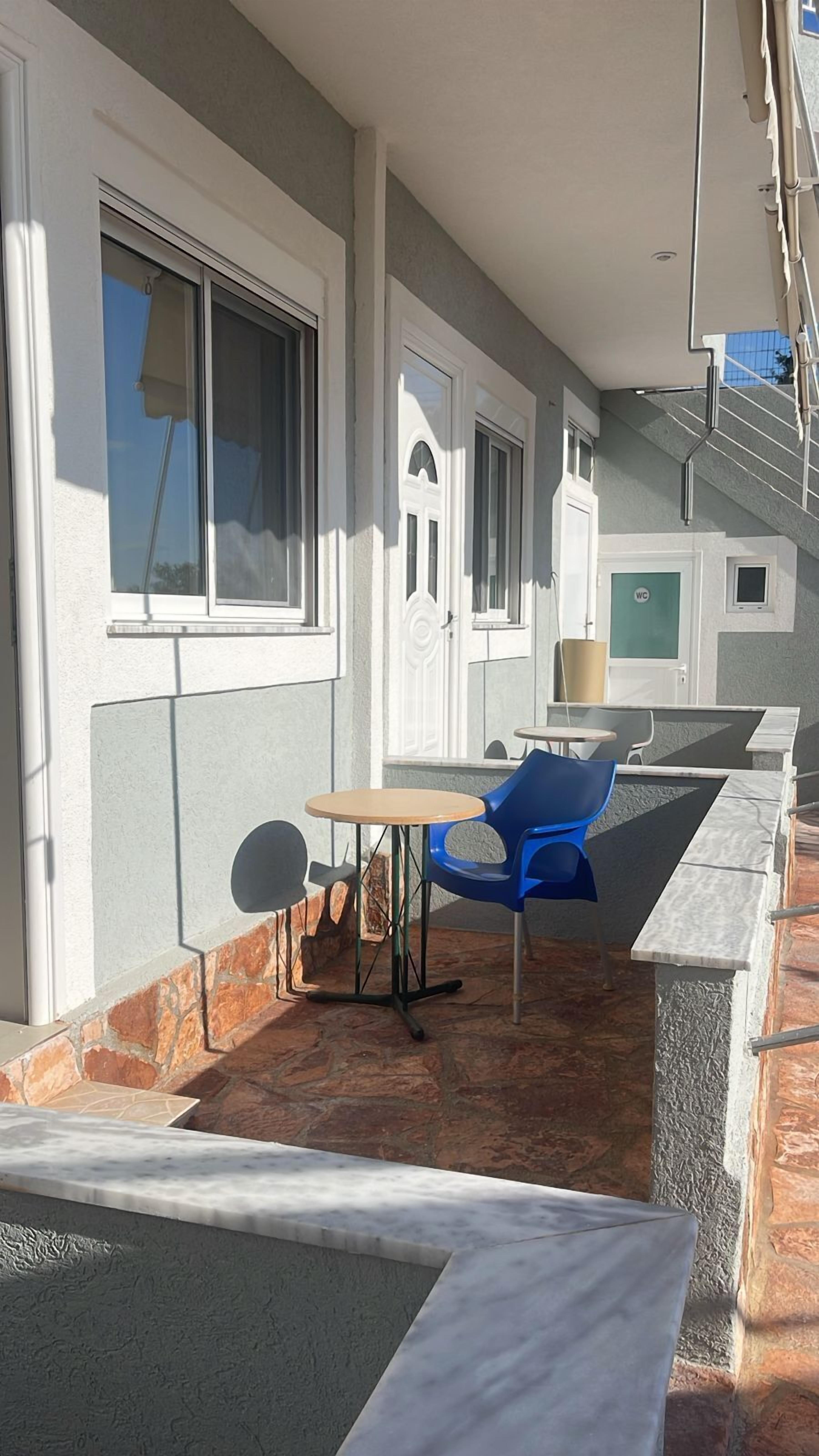 Habitación cuádruple, balcón, planta baja | Insonorización, wifi gratis y ropa de cama 