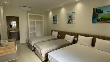Kamar Quadruple, balkon, lantai dasar | Kedap suara, Wi-Fi gratis, dan seprai linen