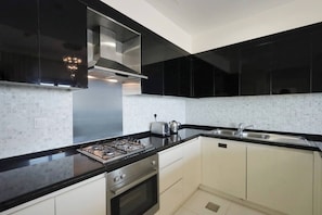 Fridge, microwave, oven, stovetop