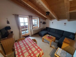 Smart-tv, dvd-afspiller, bøger