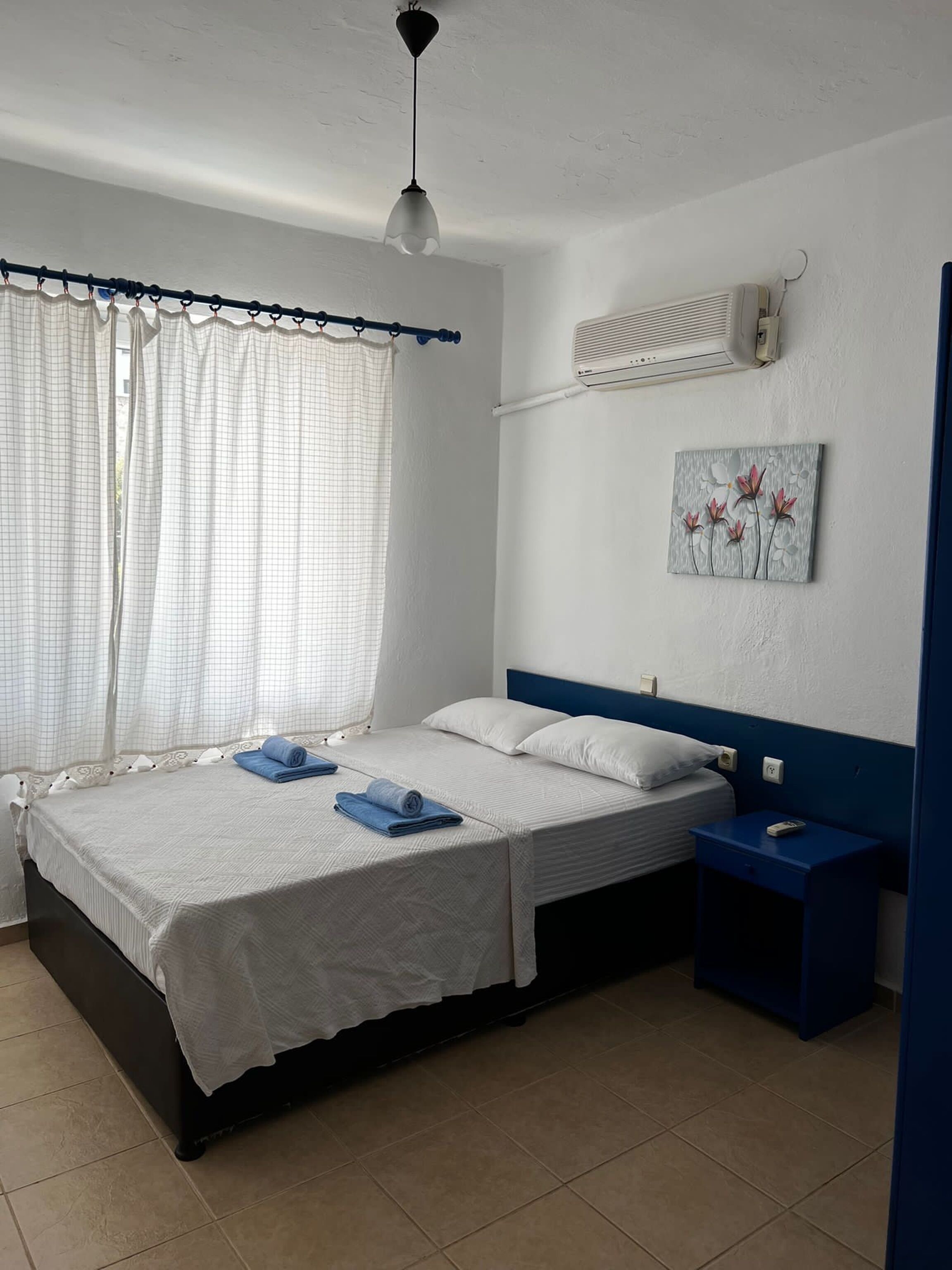 Photo - New golden gate hotel