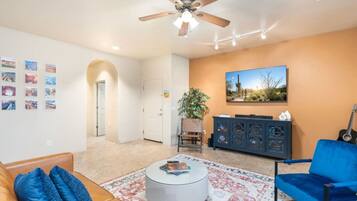 Smart TV, fireplace, stereo