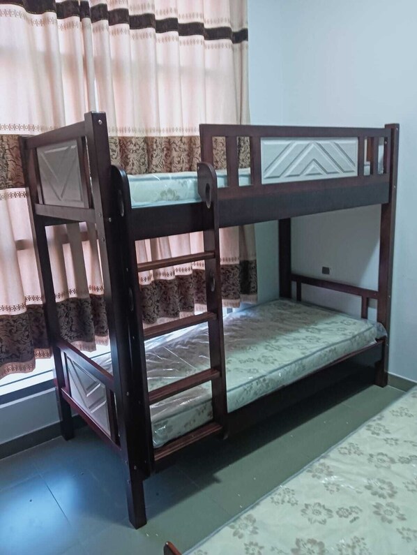 3 bedrooms, iron/ironing board, WiFi, bed sheets - Ansar Homestay (Dubai)