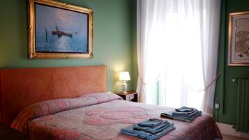 1 camera, ferro/asse da stiro, Wi-Fi, lenzuola