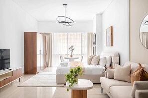 Club Studio | Egyptian cotton sheets, premium bedding, memory foam beds, in-room safe - Silkhaus Nova Tower DSO (Dubai)