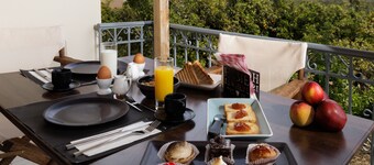 Villa Ero
Lux villa near Nafplio with pool, cinema room, grand piano