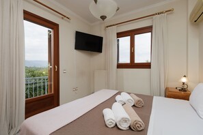 4 habitaciones, caja de seguridad en la habitación y escritorio 