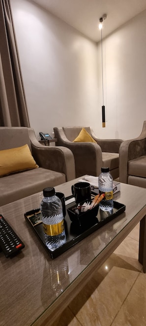 In-room dining - MARIN SUIT EL SWEDI (Riyadh)