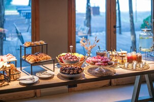Desayuno buffet incluido todos los días 